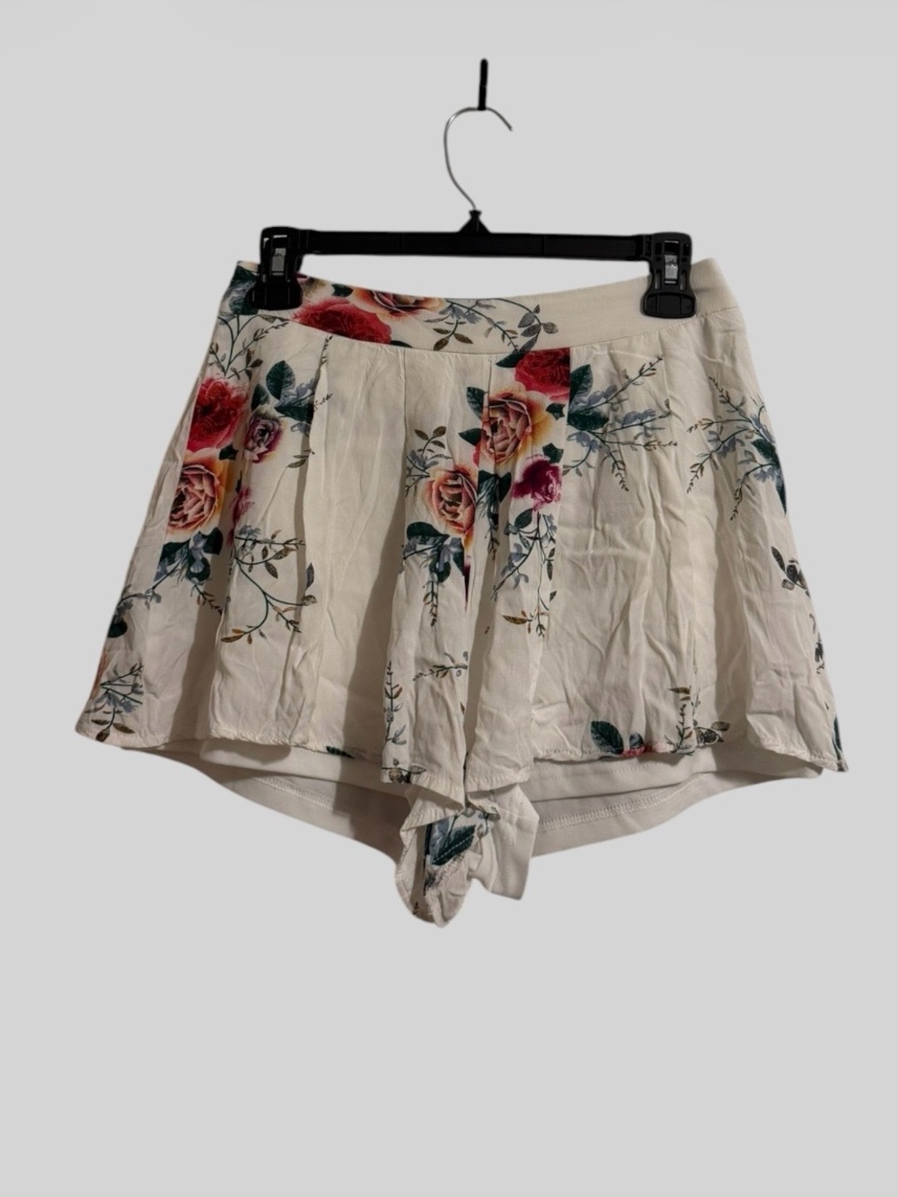 Love Culture Cream Floral Flutter Shorts